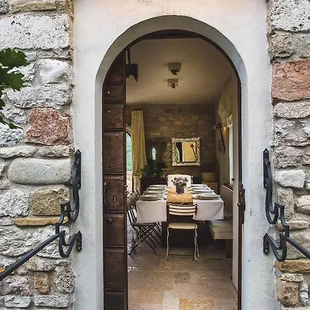 La Rocca Luxury *