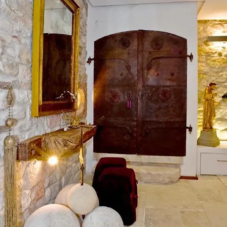 La Rocca Luxury *