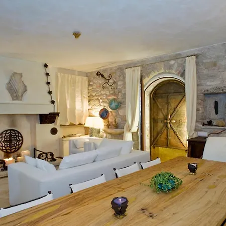 La Rocca Luxury 度假居 *